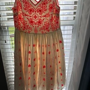 Boden midi embroidered v neck sleeveless side zipper dress